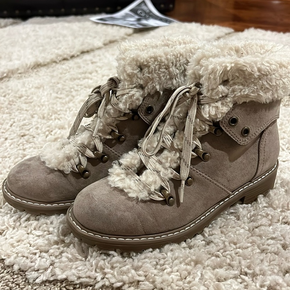 Wonder nation boots